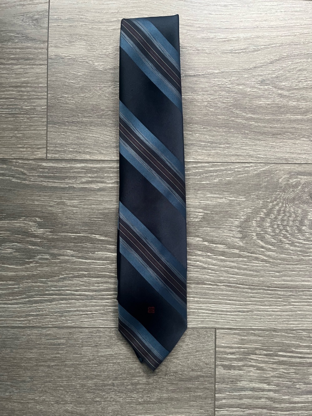 Givenchy Blue Striped Men’s Neck Tie Quiet Luxury Work Professional 57” x 3”